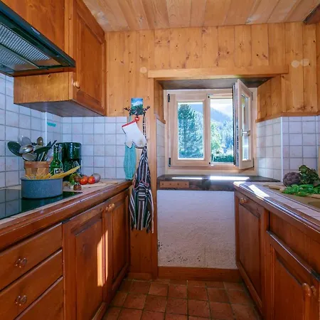 Montroc Sleeps 8 *
